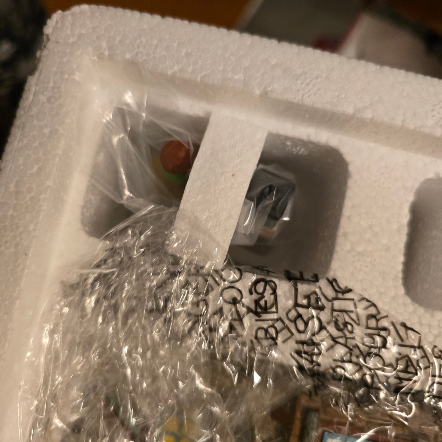 Dept 56 Dickens Village Welcoming Christmas 6009754 Set/2 MIB - Bayshore Treasures