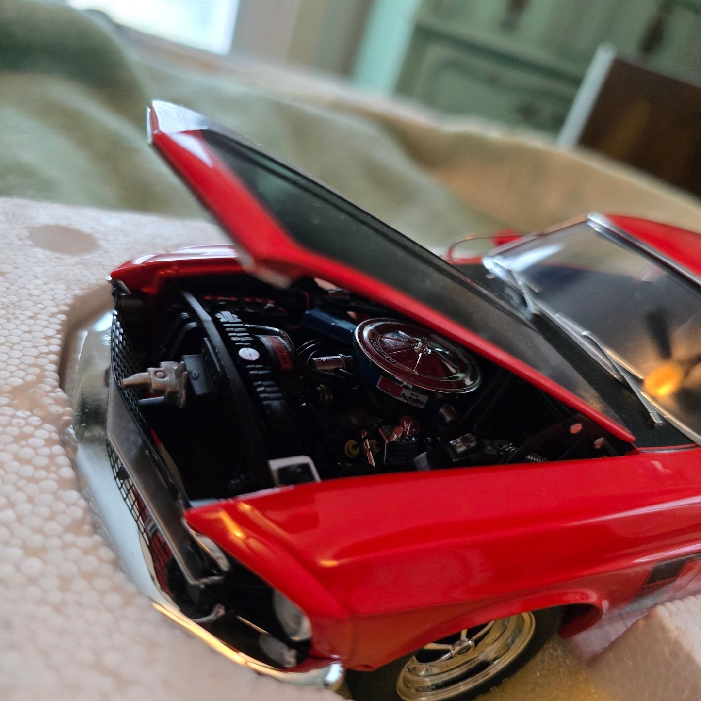 1969 Ford Mustang Boss 302 1:18 Hamilton Collection – Red model car Louvers - Bayshore Treasures