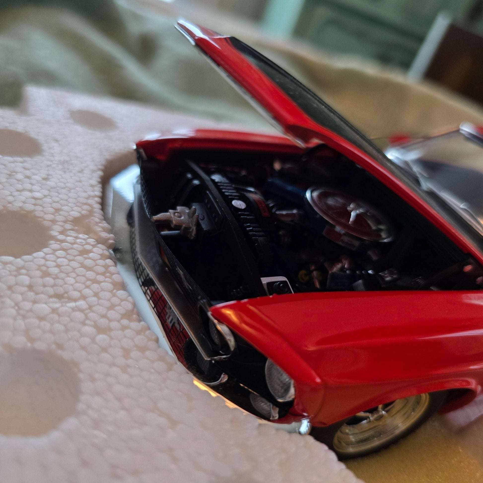 1969 Ford Mustang Boss 302 1:18 Hamilton Collection – Red model car Louvers - Bayshore Treasures