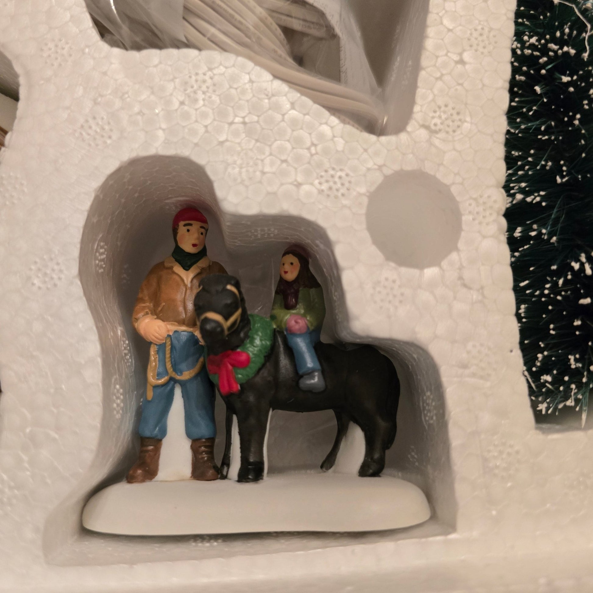 2016 TRADITIONS BY Dept 56 HOLIDAY IN THE WOODS GENERAL STORE GIFT SET - Bayshore Treasures