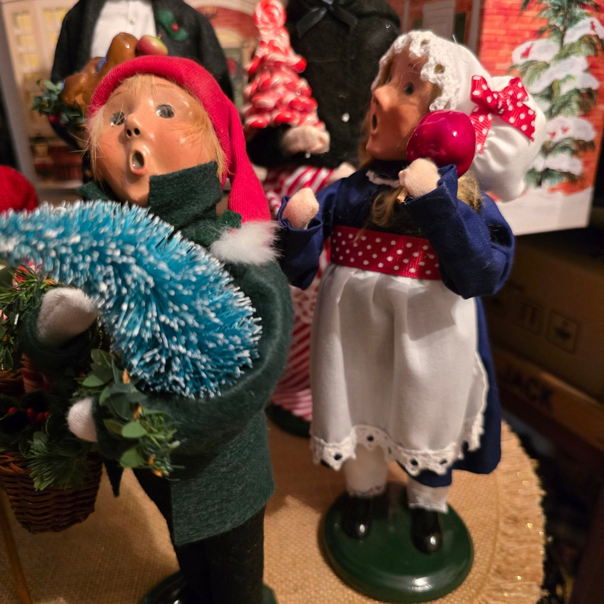 Byers’ Choice Christmas Carolers Family Set w/ Santa Treats Table – 5 Pc Holiday - Bayshore Treasures