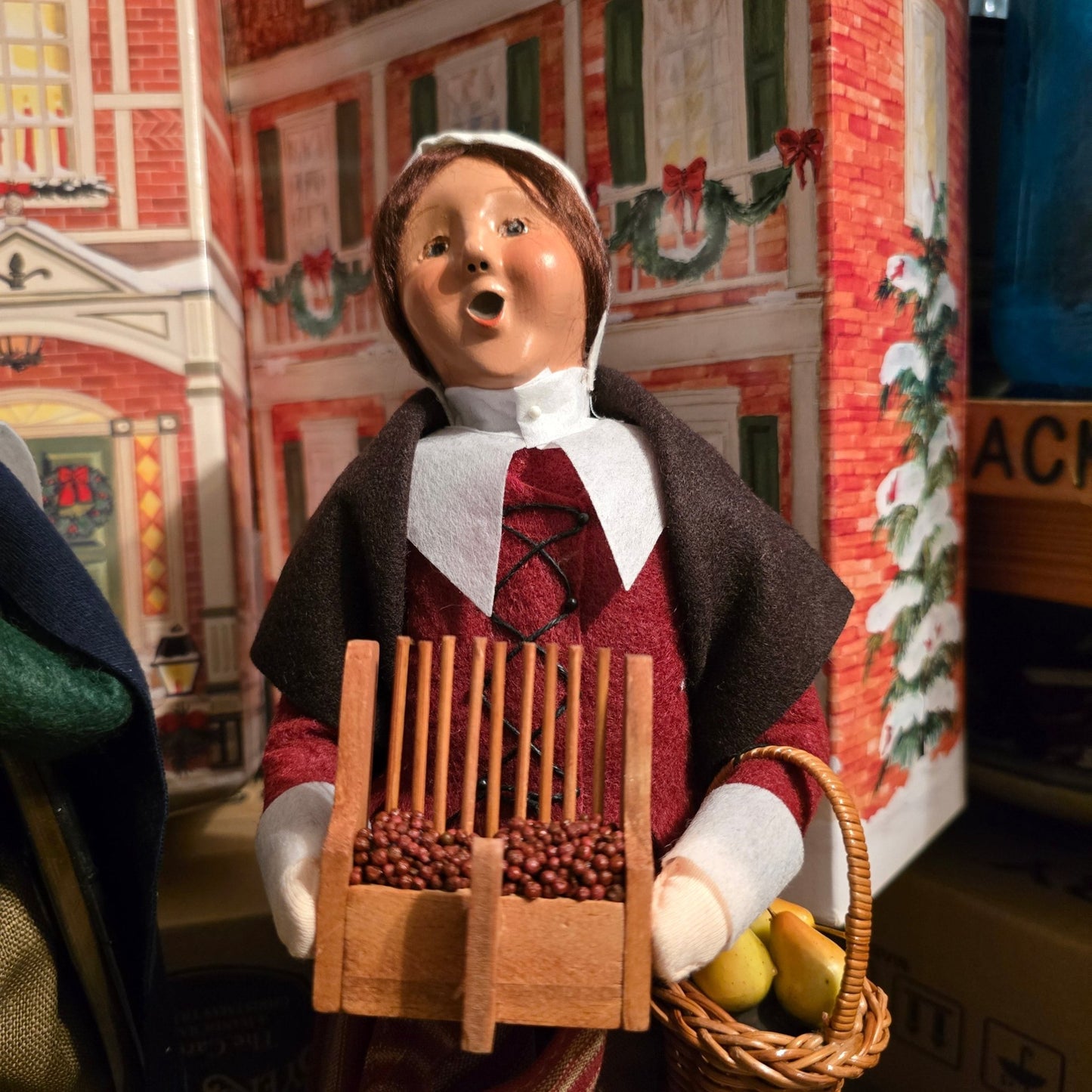 Byers' Choice Pilgrim Family Trio – Man, Woman & Boy w/ Turkey – Thanksgiving Set - Bayshore Treasures