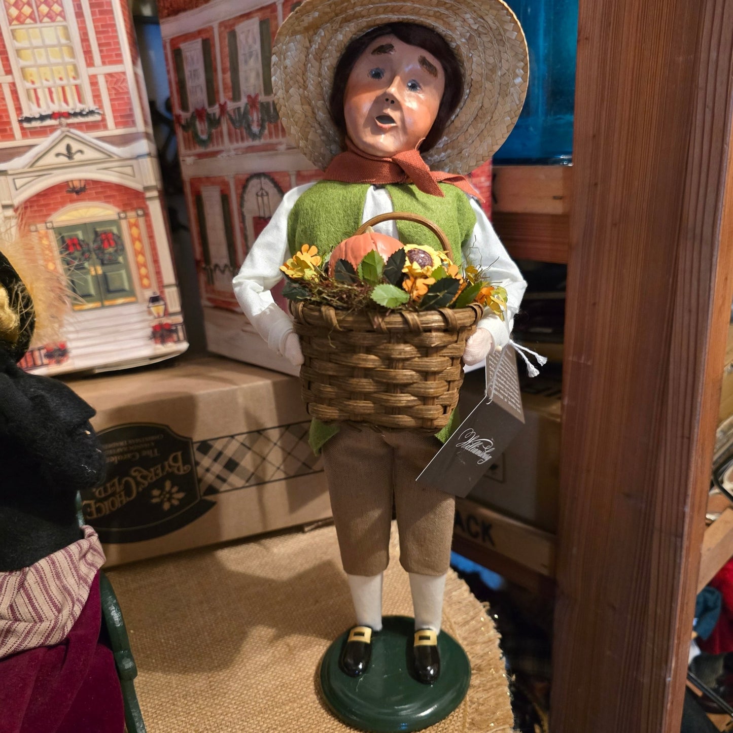 Byers’ Choice WMBG Harvest Man 2020 Williamsburg Fall Market Caroler RARE - Bayshore Treasures