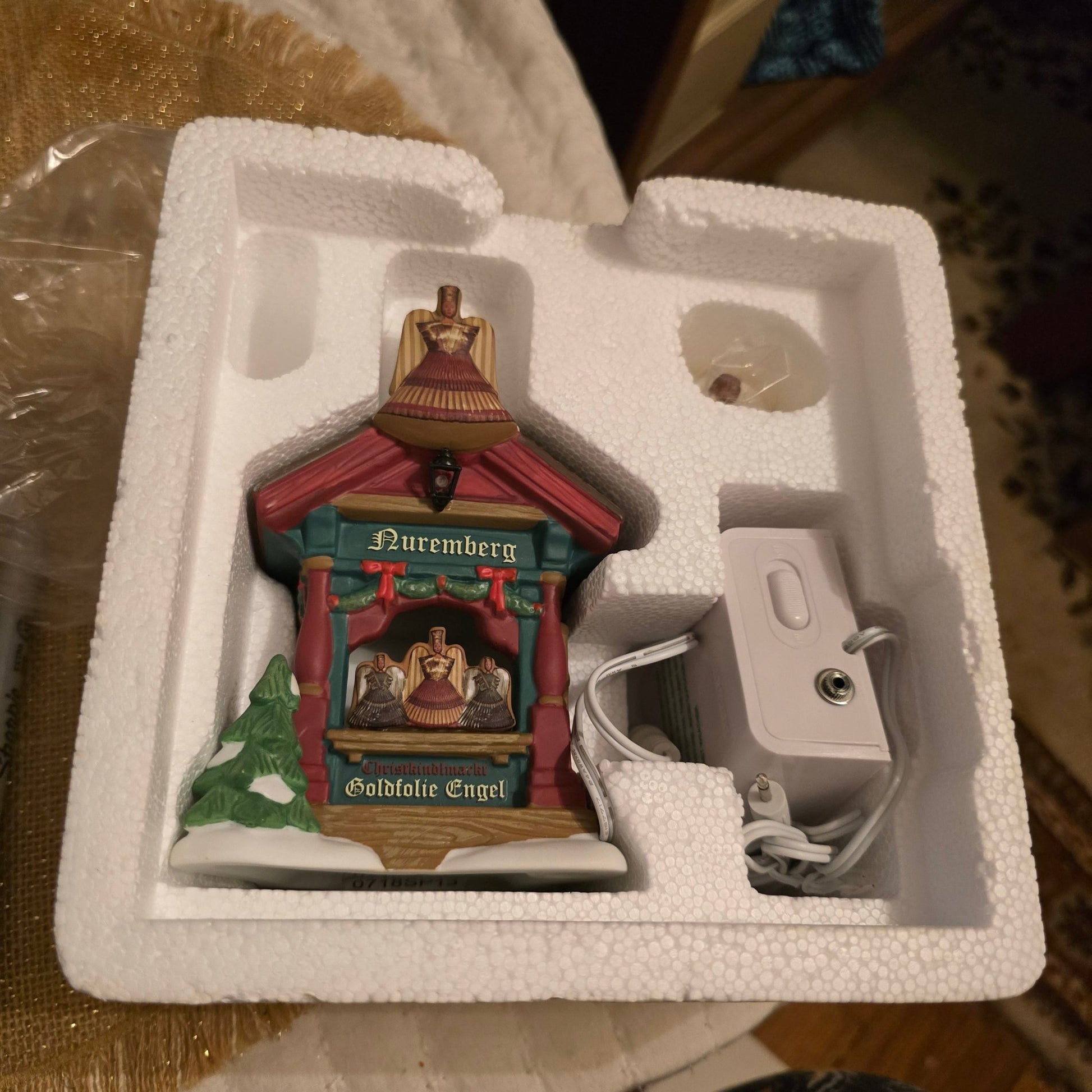 Dept 56 Alpine Village Christmas Market Gold Foil Angels 6002289 MIB - Bayshore Treasures