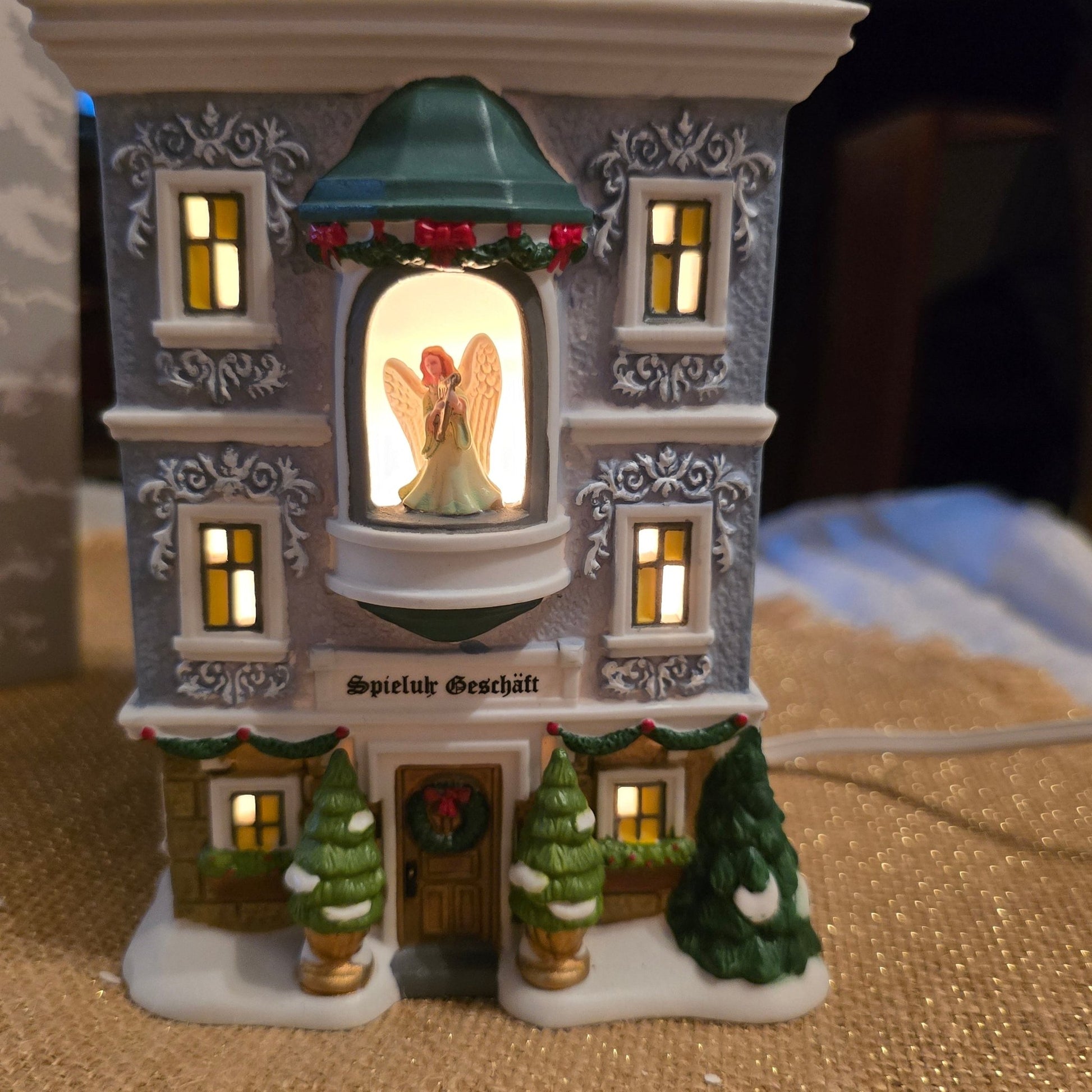 Dept 56 Alpine Village Music Box Shop 4036484 Spieluhr Geschäft w/ Box - Bayshore Treasures