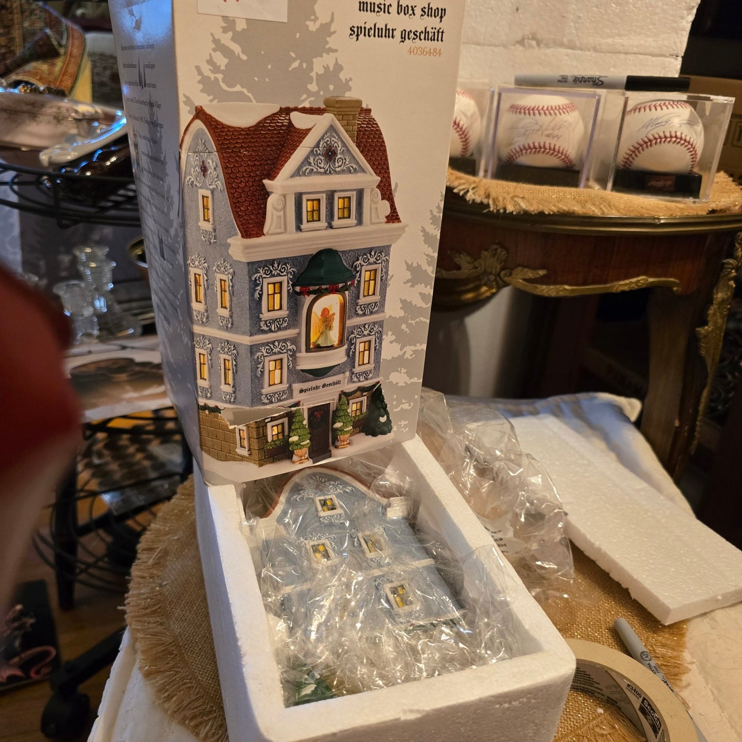 Dept 56 Alpine Village Music Box Shop 4036484 Spieluhr Geschäft w/ Box - Bayshore Treasures