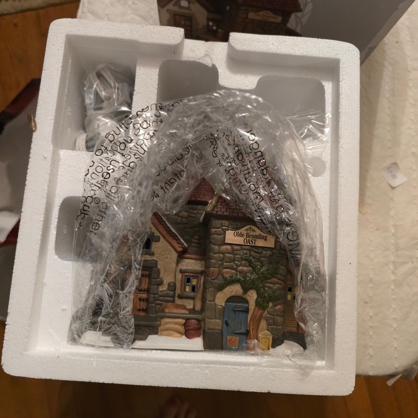 Dept 56 Dickens Village Olde Bramling Oast House 4056639 Retired - Bayshore Treasures