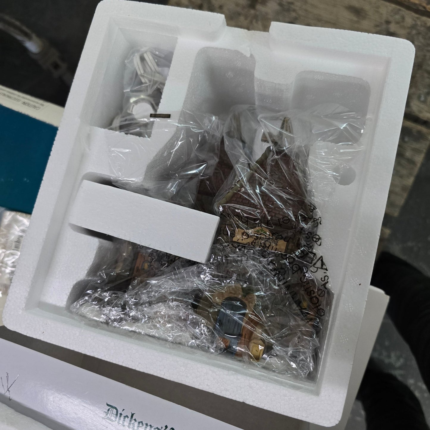 Dept 56 Dickens Village Olde Bramling Oast House 4056639 Retired - Bayshore Treasures