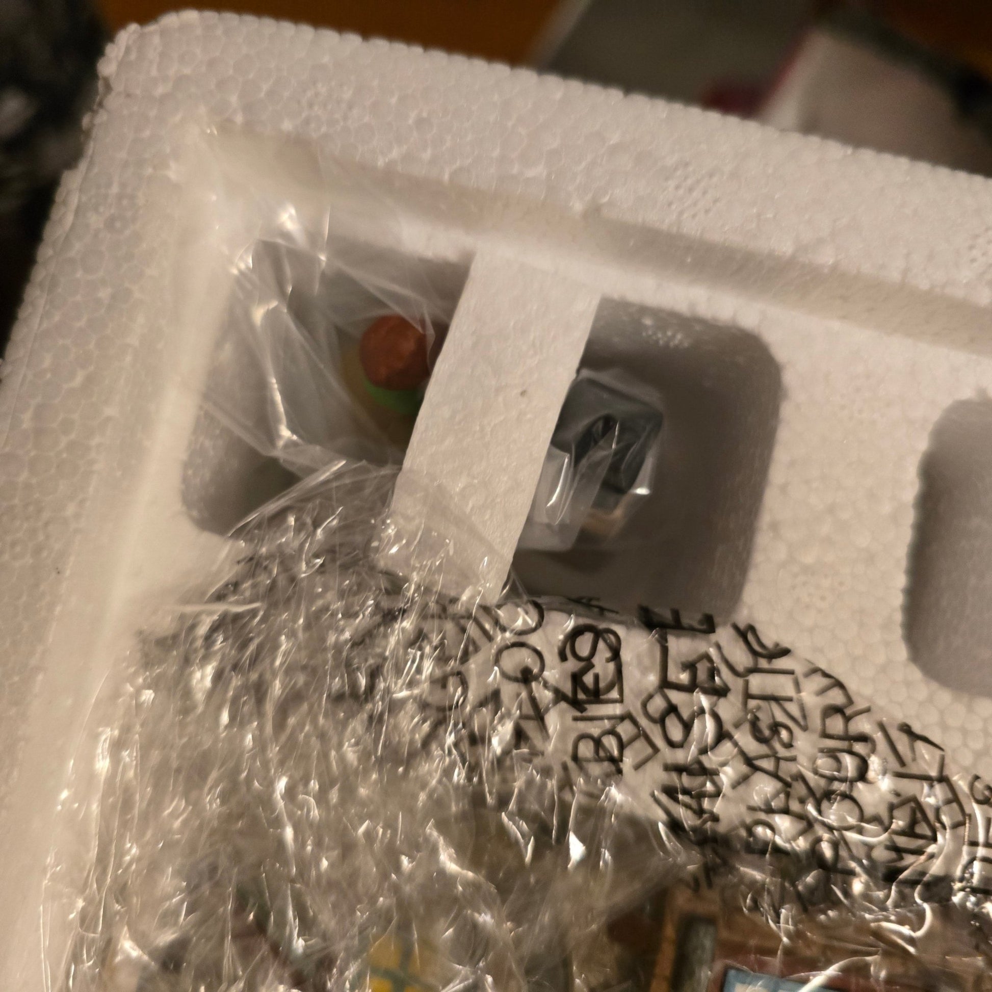 Dept 56 Dickens Village Welcoming Christmas 6009754 Set/2 MIB - Bayshore Treasures