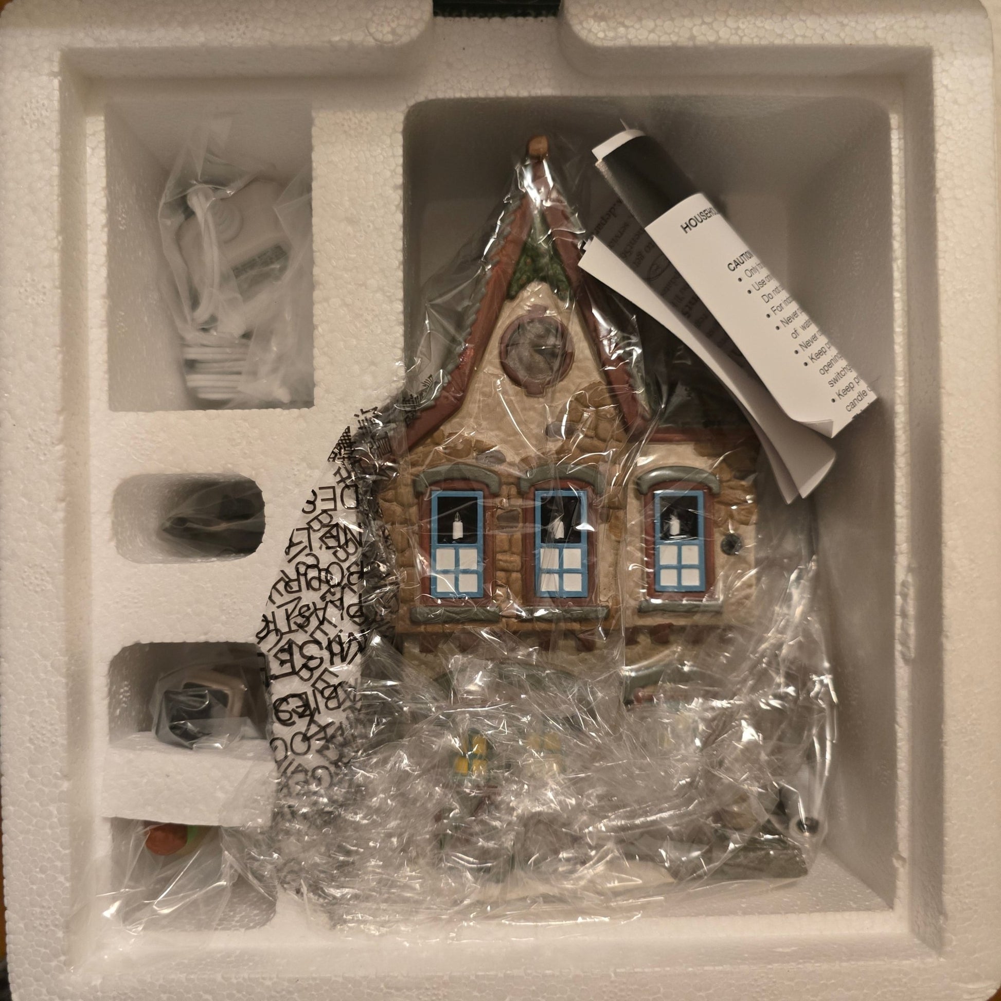 Dept 56 Dickens Village Welcoming Christmas 6009754 Set/2 MIB - Bayshore Treasures