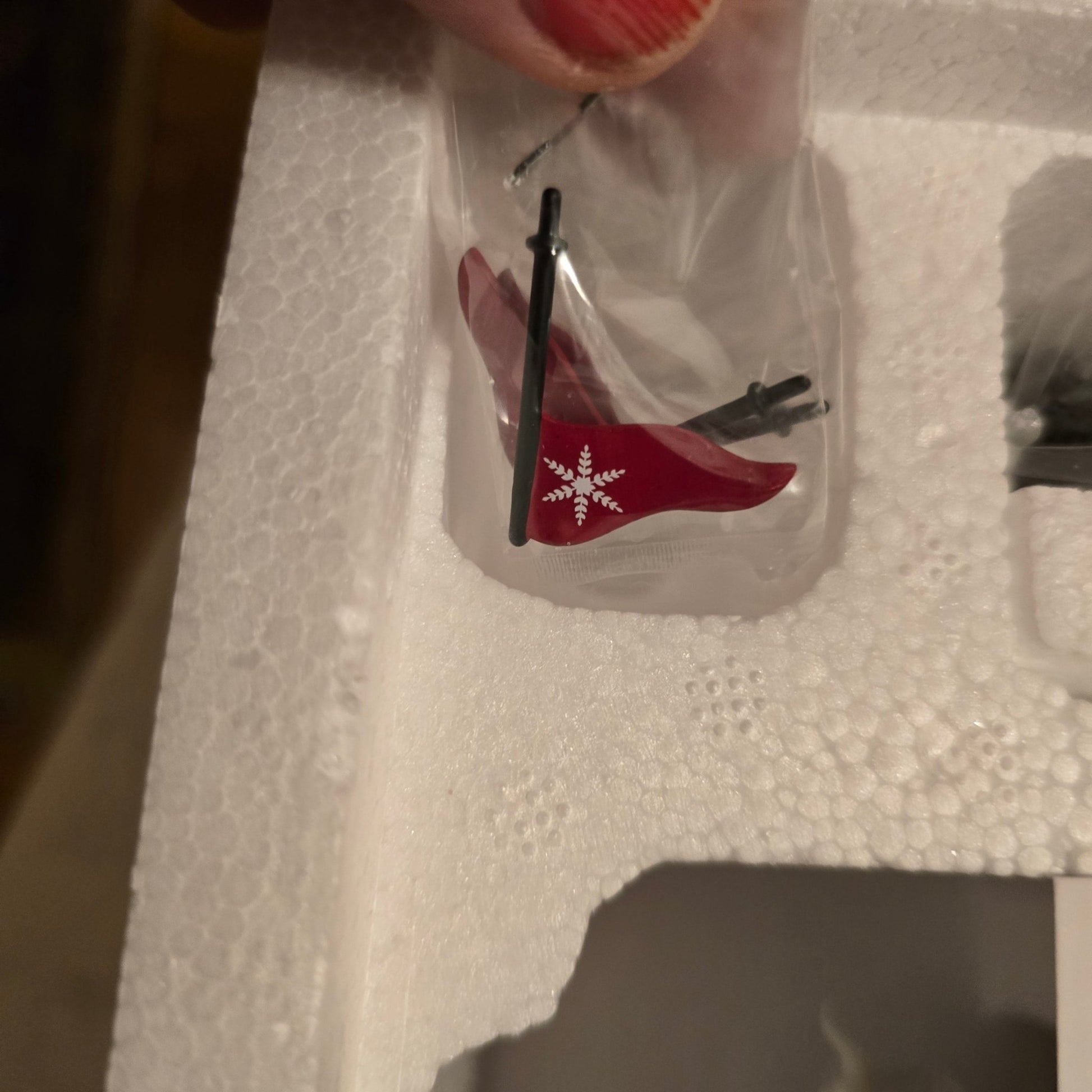 Dept 56 North Pole Candle - Light Inn 6002292 Welcoming Christmas - Bayshore Treasures