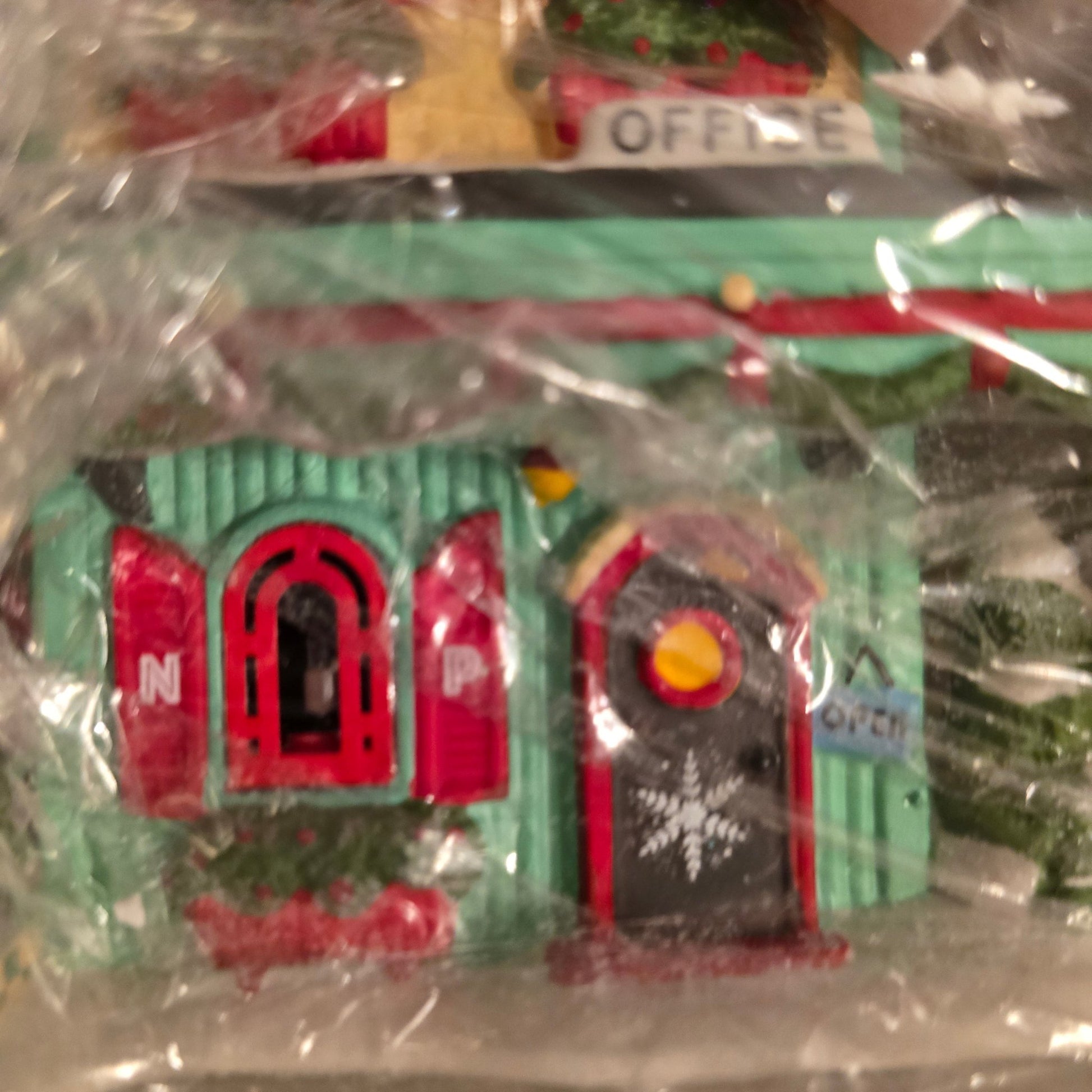 Dept 56 North Pole Candle - Light Inn 6002292 Welcoming Christmas - Bayshore Treasures