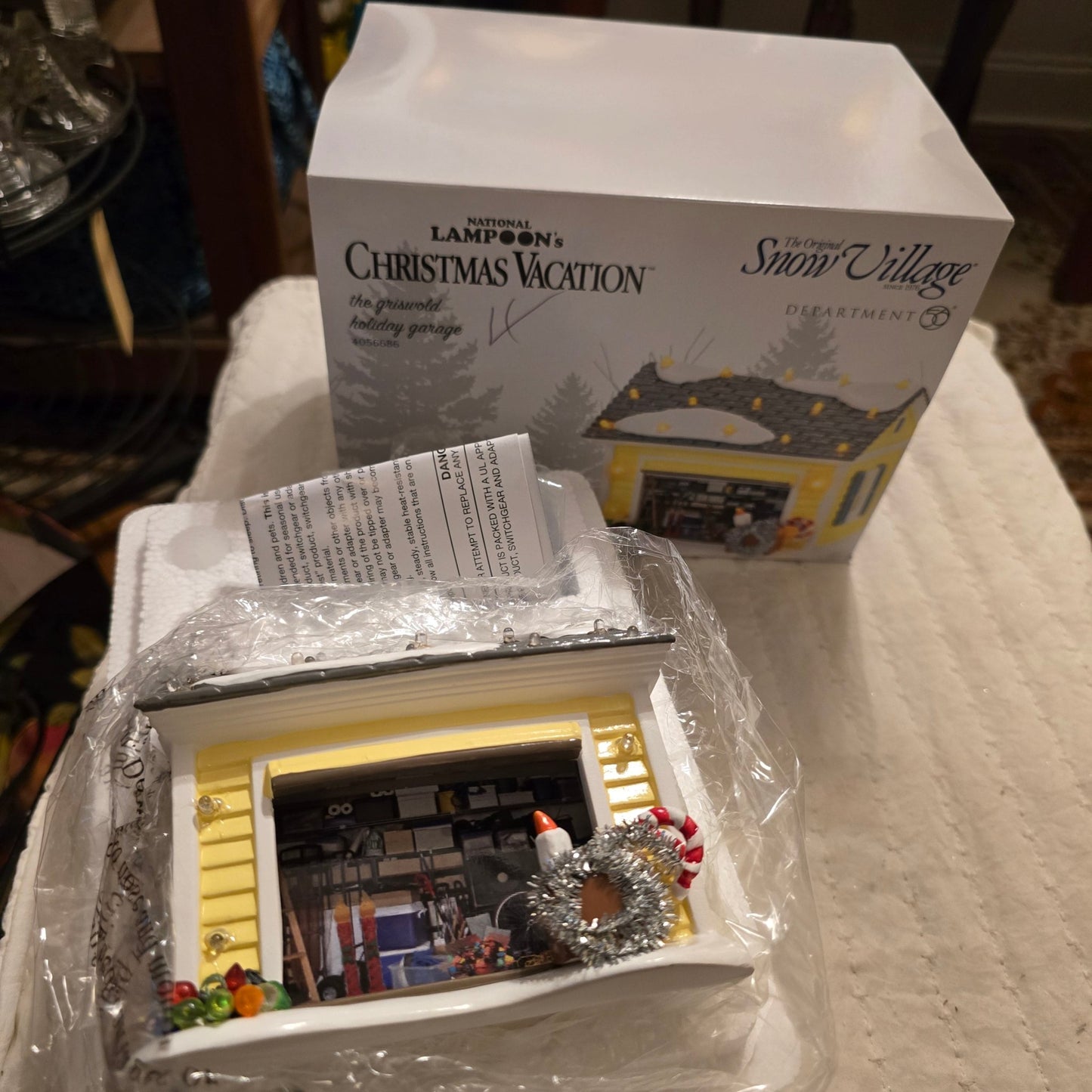 Dept 56 Snow Village 4056686 The Griswold Holiday Garage – Christmas Vacation – Lights Up w/ Box - Bayshore Treasures