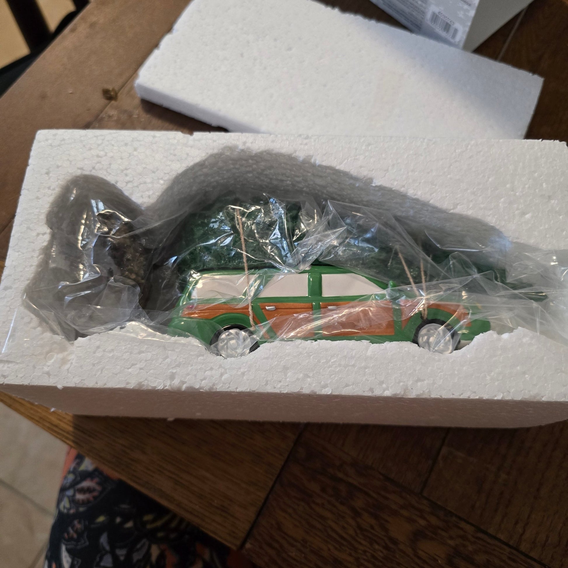 Dept 56 Snow Village Lampoon Griswold Family Christmas Tree 4030743 Box - Bayshore Treasures