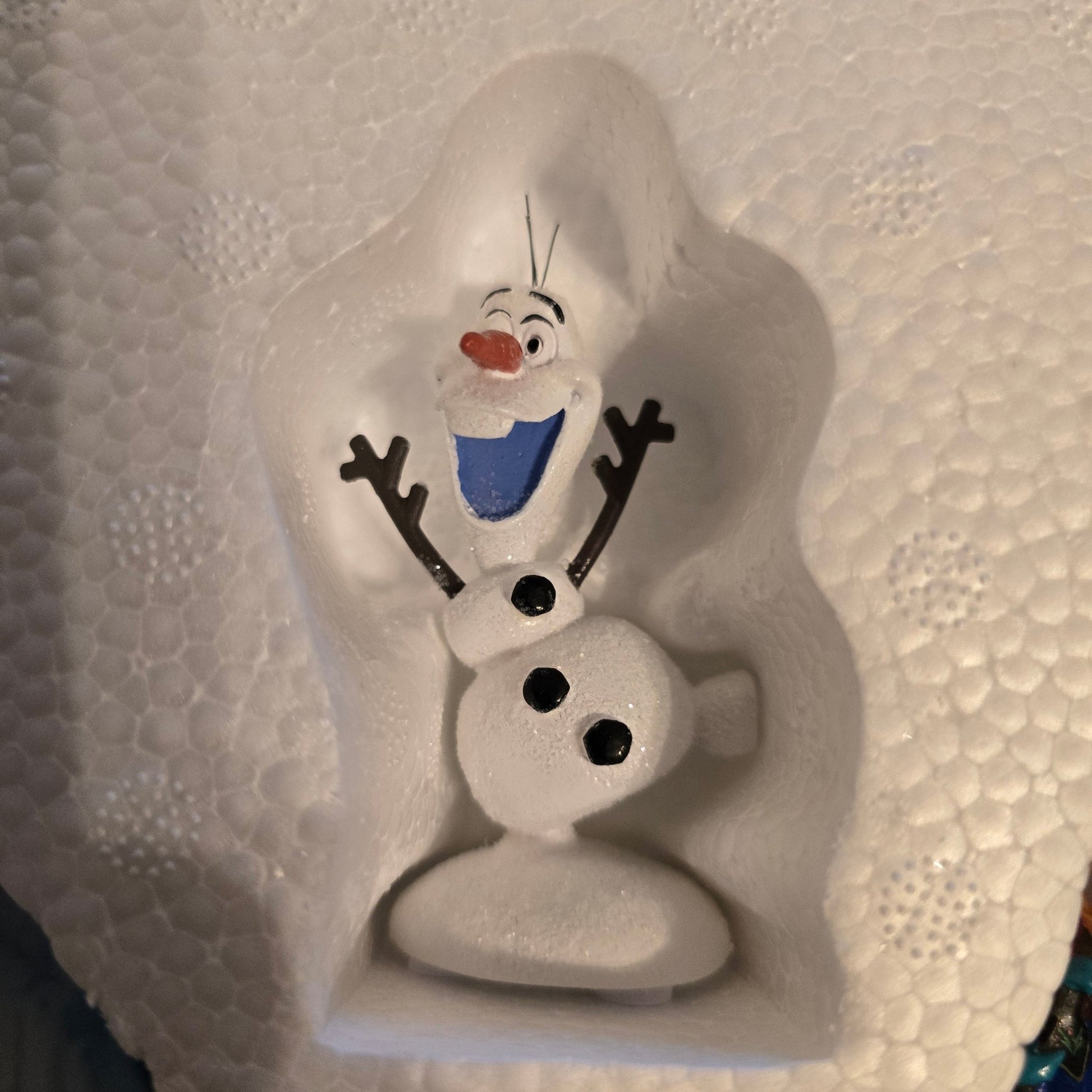 Disney Traditions Dept 56 Frozen Holiday Gift Set – Elsa’s Ice Palace + Elsa, Anna & Olaf – NIB - Bayshore Treasures