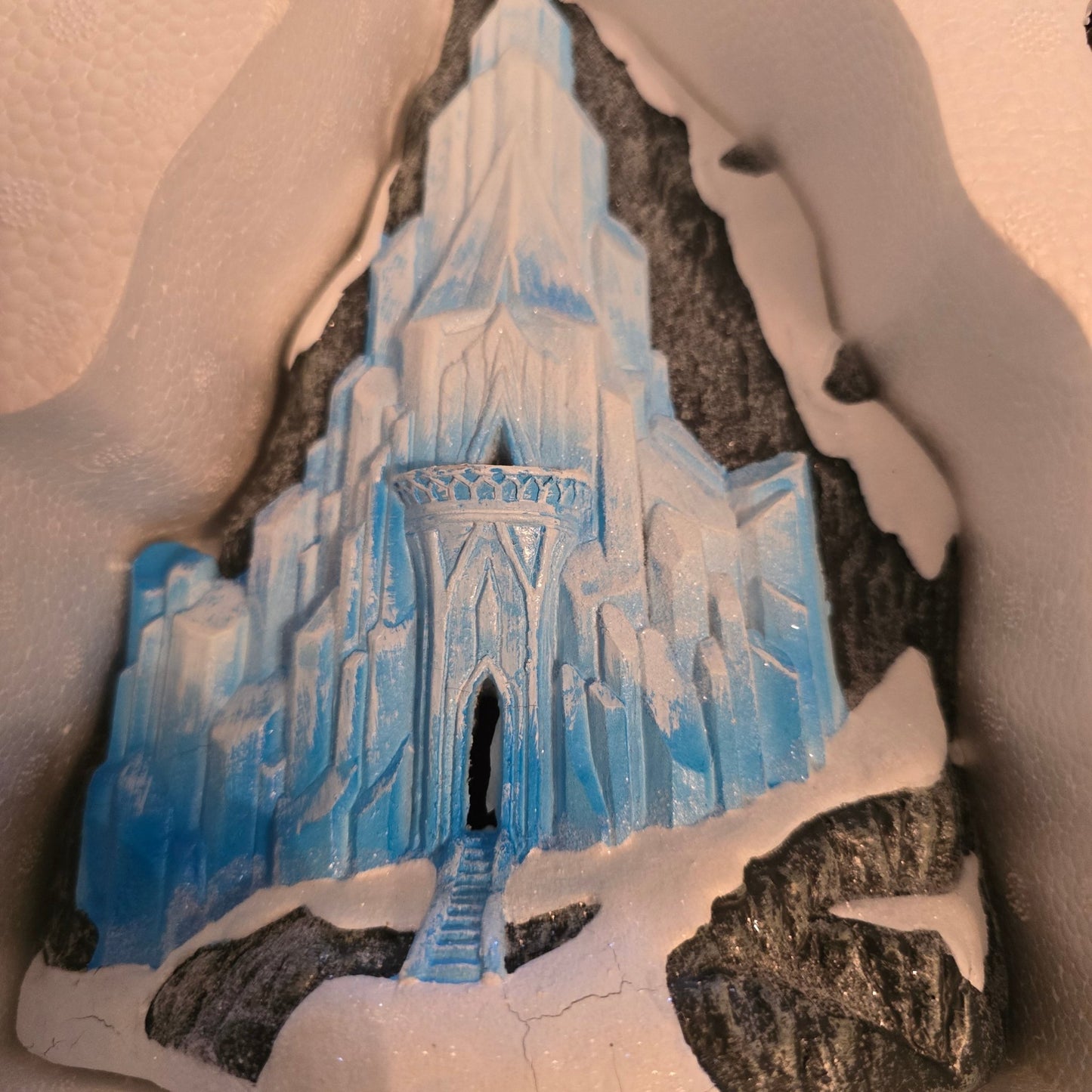 Disney Traditions Dept 56 Frozen Holiday Gift Set – Elsa’s Ice Palace + Elsa, Anna & Olaf – NIB - Bayshore Treasures