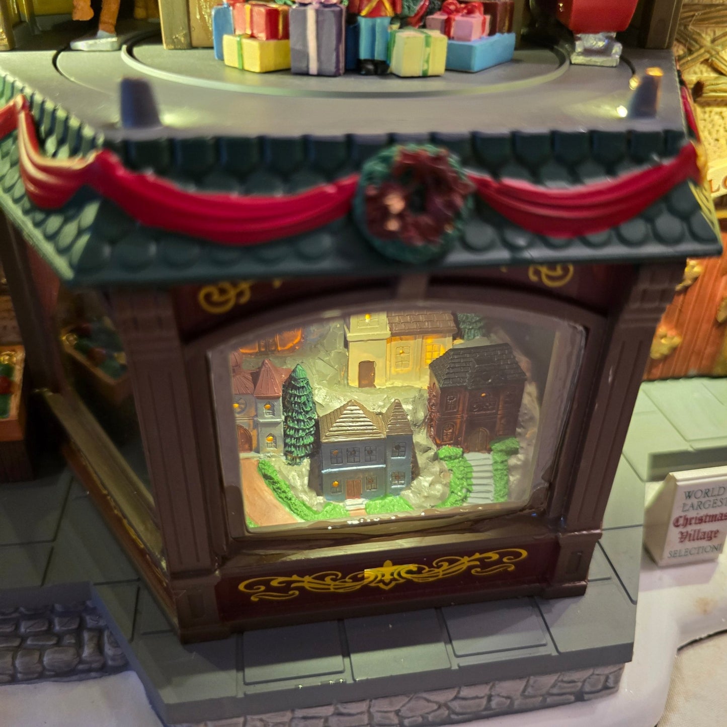 Lemax 2015 HOLIDAY HAMLET CHRISTMAS SHOPPE 55026 Sights & Sounds Village NIB - Bayshore Treasures