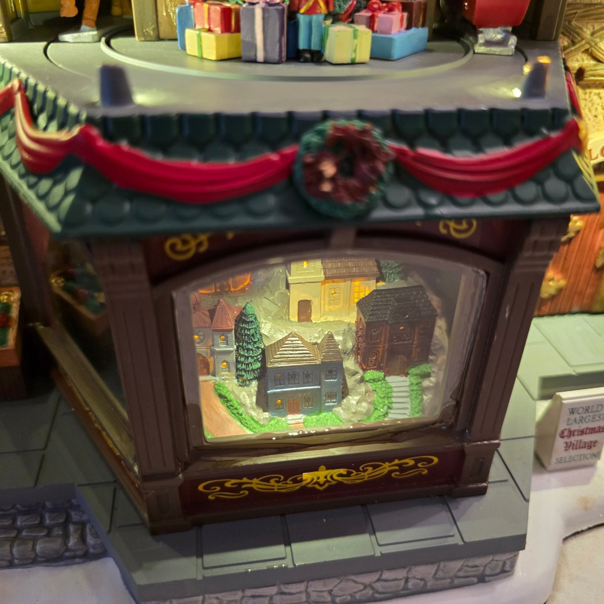 Lemax 2015 HOLIDAY HAMLET CHRISTMAS SHOPPE 55026 Sights & Sounds Village NIB - Bayshore Treasures