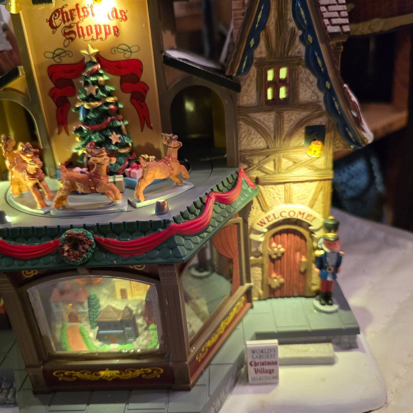 Lemax 2015 HOLIDAY HAMLET CHRISTMAS SHOPPE 55026 Sights & Sounds Village NIB - Bayshore Treasures