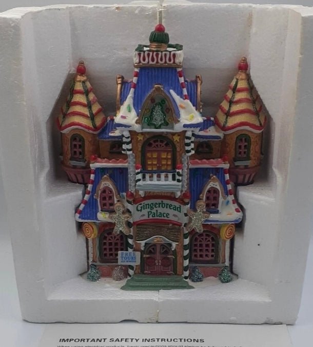 LEMAX Sugar ’N Spice “Gingerbread Palace” Lighted Building – Christmas Village House – NIB - Bayshore Treasures