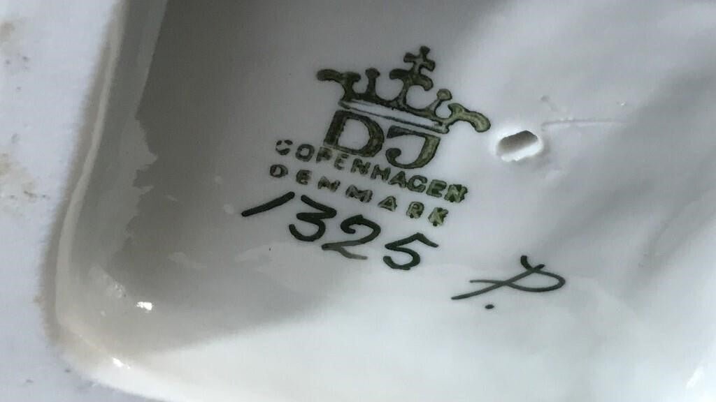 Waving Fanø porcelain girl figurine Dahl Jensen No. 1325 DJ Copenhagen 12.5 in - Bayshore Treasures